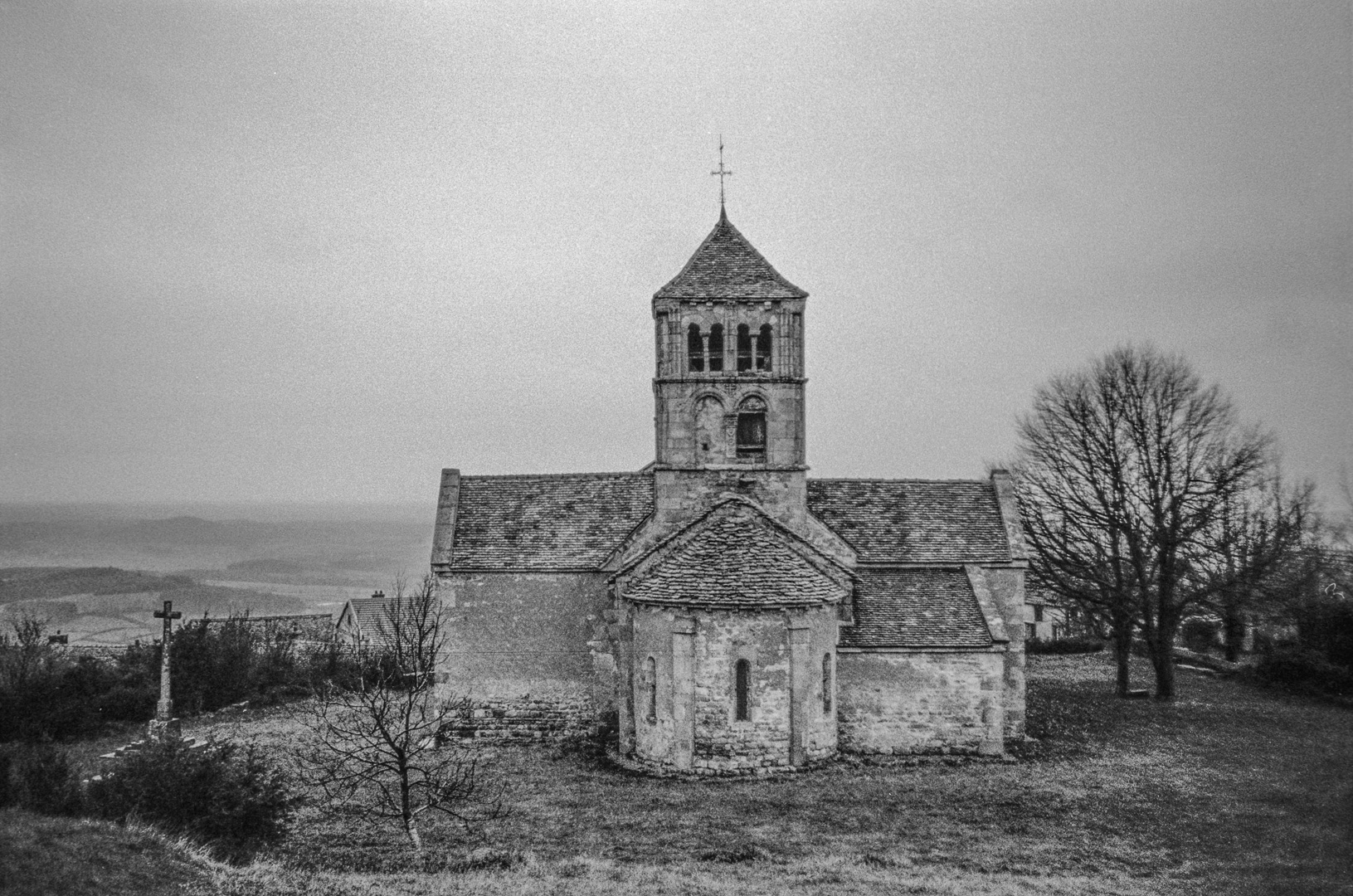 Église romane de Suin